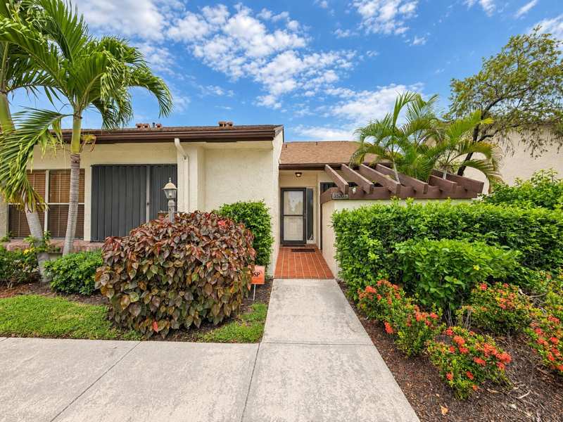 2 bedroom Villa at 3520 Wash Road #C, Villas Of Willow Bend, Lake Worth — photo 1