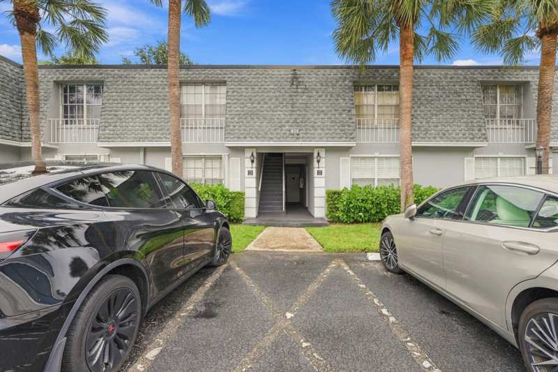 3 bedroom Condominium at 424 NW 70th Avenue #121, French Quarter Condominium, Plantation — photo 1