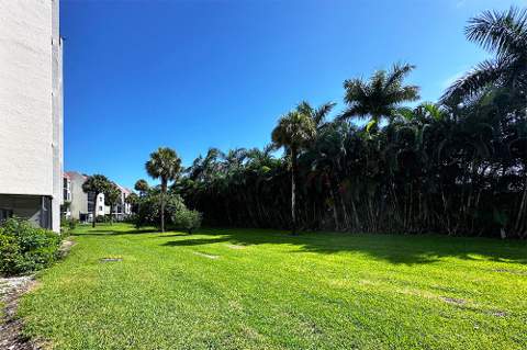 3000 Presidential Way #Apt 106, West Palm Beach FL - photo 24 of 31