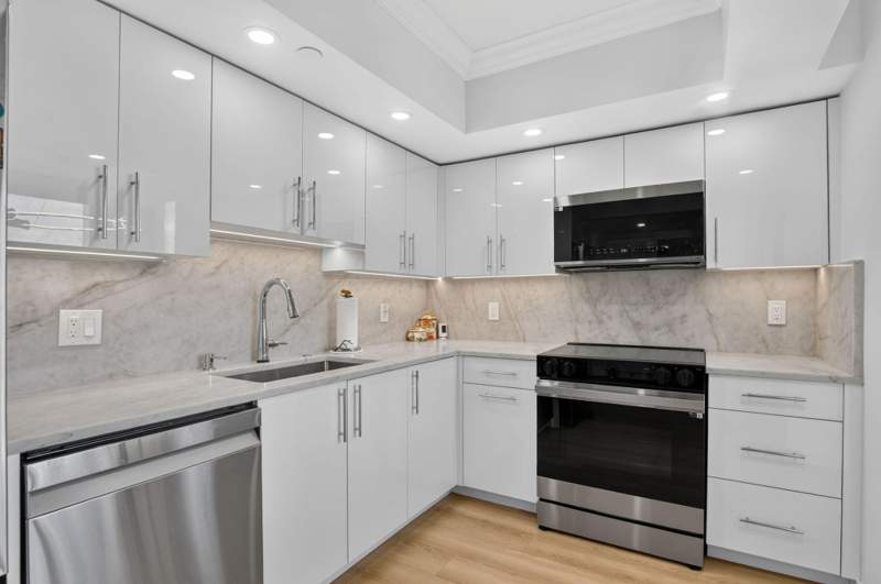 2 bedroom Condominium at 6895 Willow Wood Drive #1051, Willow Wood Midrise, Boca Raton — photo 5