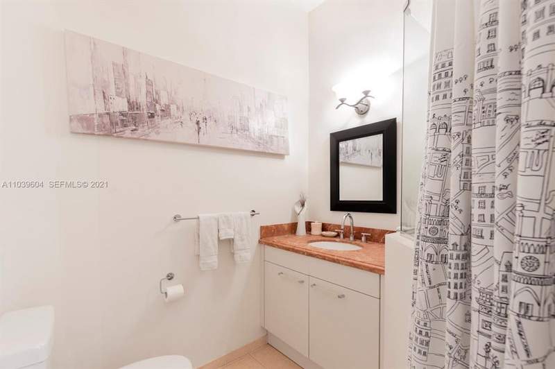 5 bedroom Townhouse at 213 SW 11TH Street #213, RIVER SECTION OF CROISSANT PARK, Fort Lauderdale — photo 3
