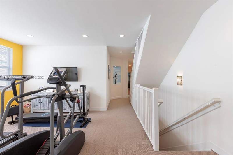 5 bedroom Townhouse at 213 SW 11TH Street #213, RIVER SECTION OF CROISSANT PARK, Fort Lauderdale — photo 4