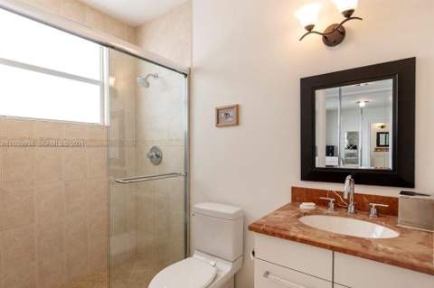213 SW 11TH Street #213, Fort Lauderdale FL - photo 12 of 21
