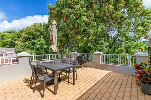 213 SW 11TH Street #213, Fort Lauderdale FL - photo 13 of 21