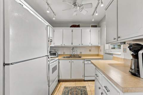 530 Horizons #104, Boynton Beach FL - photo 10 of 34
