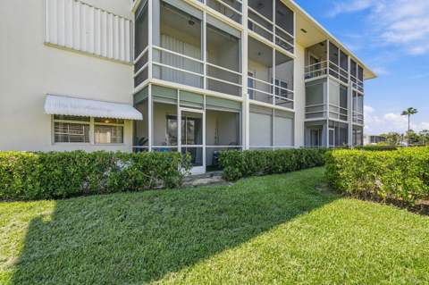 530 Horizons #104, Boynton Beach FL - photo 21 of 34
