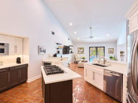 3700 Embassy Drive, West Palm Beach FL - photo 8 of 40