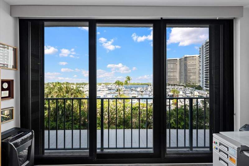 2 bedroom Condominium at 120 Lakeshore Drive #4360, OLD PORT COVE CONDO THREE, North Palm Beach — photo 4
