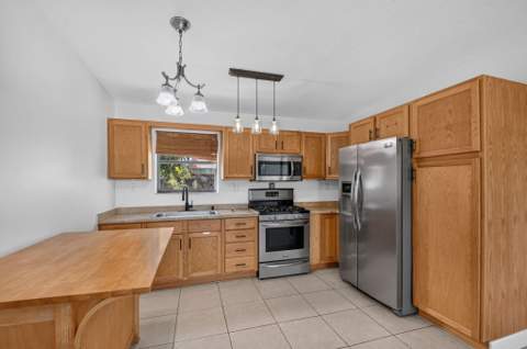 5678 Cinnamon Drive, West Palm Beach FL - photo 10 of 43
