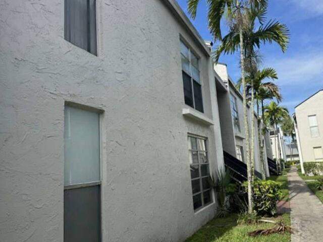 2 bedroom Condominium at 4425 TREEHOUSE Lane #29F, ARBOR KEYS CONDO, Tamarac — photo 2