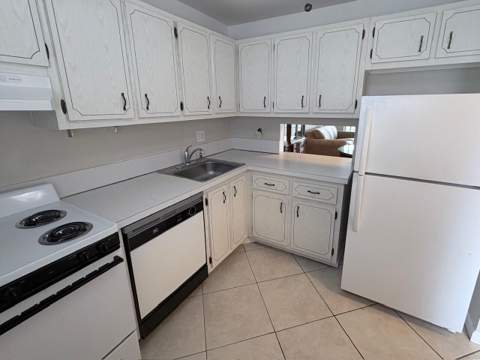 2901 NW 46th Avenue #405, Lauderdale Lakes FL - photo 12 of 21