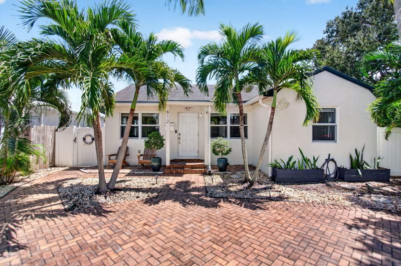 4 bedroom Single Family Residence at 612 N C Street, Town Of Lake Worth, Lake Worth — photo 1