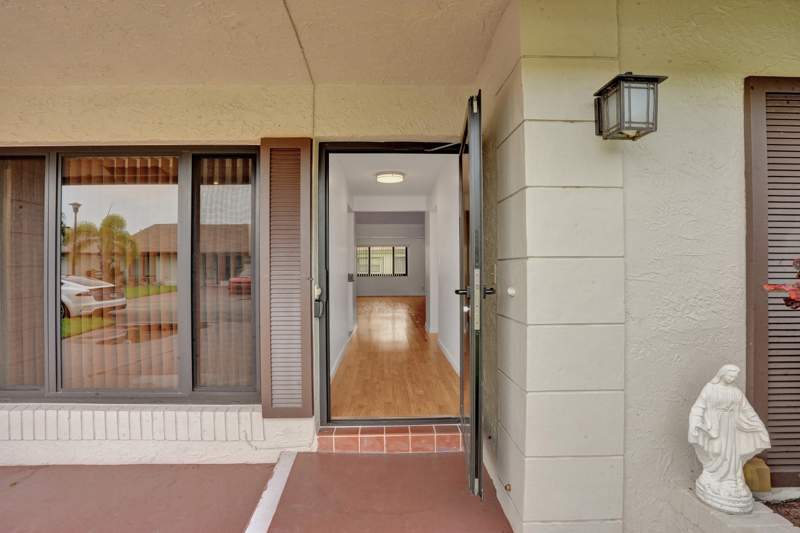 2 bedroom Single Family Residence at 2253 SW 17th Drive, Meadows Of Crystal Lake, Deerfield Beach — photo 4