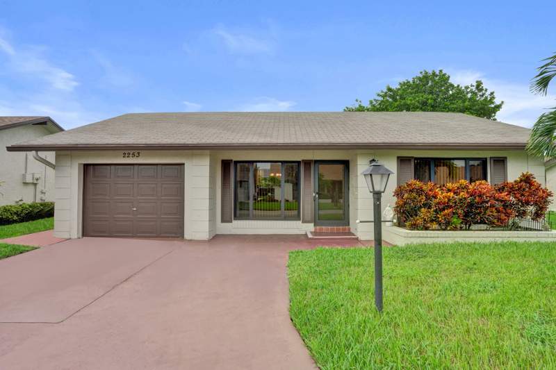 2 bedroom Single Family Residence at 2253 SW 17th Drive, Meadows Of Crystal Lake, Deerfield Beach — photo 1