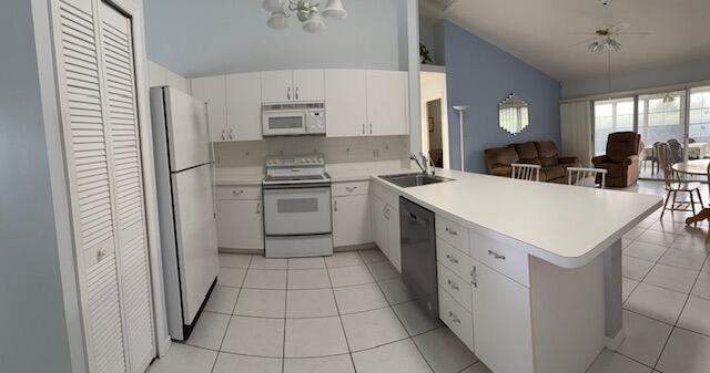 2 bedroom Single Family Residence at 382 NW Sherry Lane, Kings Isle Phase Iia, Port St. Lucie — photo 4