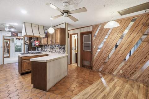 596 Greenwood Drive, Jupiter FL - photo 10 of 45