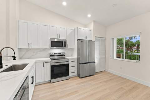 5876 Regal Glen Drive #201, Boynton Beach FL - photo 6 of 31