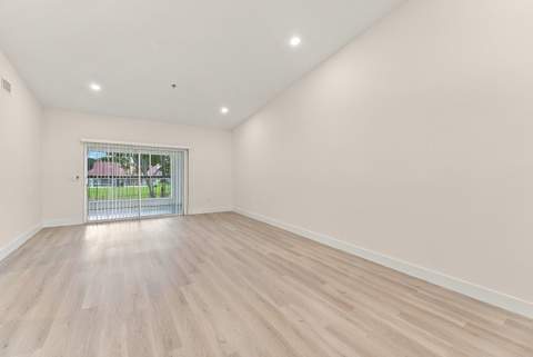 5876 Regal Glen Drive #201, Boynton Beach FL - photo 9 of 31