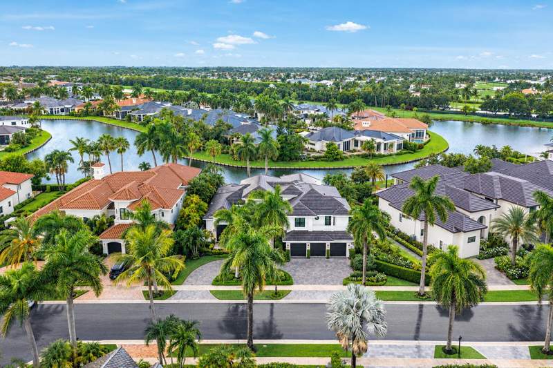 6 bedroom Single Family Residence at 3809 NW Coventry Lane, Coventry At Woodfield Country Club, Boca Raton — photo 2