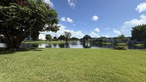 1034 Farnham O #1034, Deerfield Beach FL - photo 8 of 12