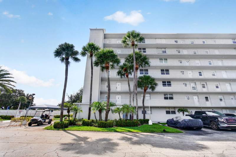 2 bedroom Condominium at 6161 NW 2nd Avenue #4140, Boca Teeca Condo 4, Boca Raton — photo 3