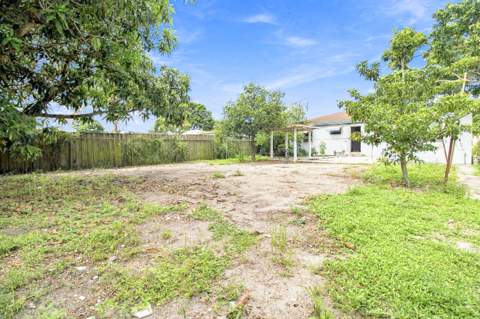 724 S D Street, Lake Worth Beach FL - photo 17 of 19