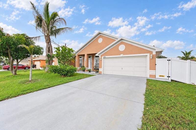4 bedroom Single Family Residence at 1392 SE Odonnell Lane, Port St Lucie Section 3, Port St. Lucie — photo 2