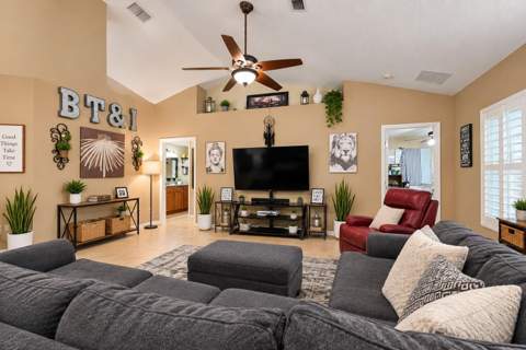 1392 SE Odonnell Lane, Port St. Lucie FL - photo 6 of 30