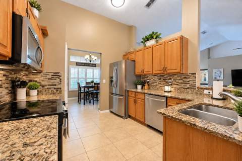 1392 SE Odonnell Lane, Port St. Lucie FL - photo 9 of 30