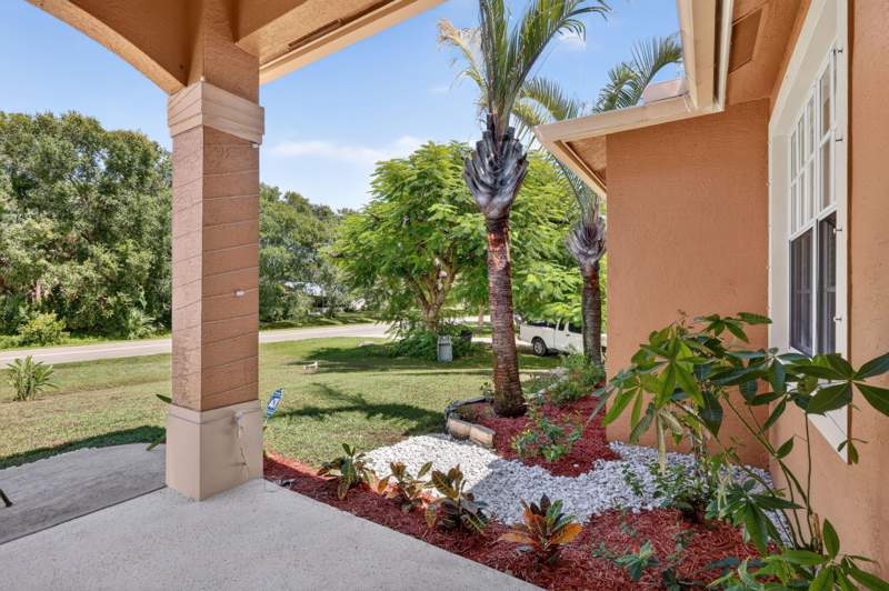 3 bedroom Single Family Residence at 7907 Winter Garden Parkway, Lakewood Park Unit 5, Fort Pierce — photo 4