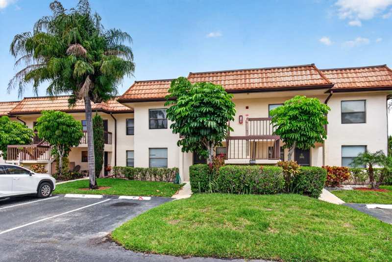 2 bedroom Condominium at 7245 Golf Colony Court, Lucerne Lakes Golf Colony, Greenacres — photo 1