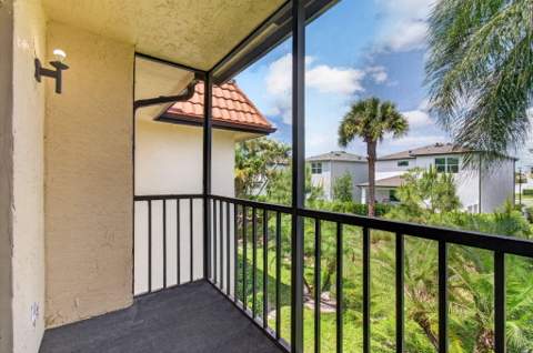 7245 Golf Colony Court, Greenacres FL - photo 24 of 40