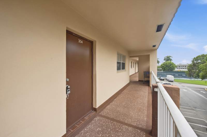 2 bedroom Condominium at 8841 Sunrise Lakes Boulevard #304, Sunrise Lakes 68 Condo, Sunrise — photo 2