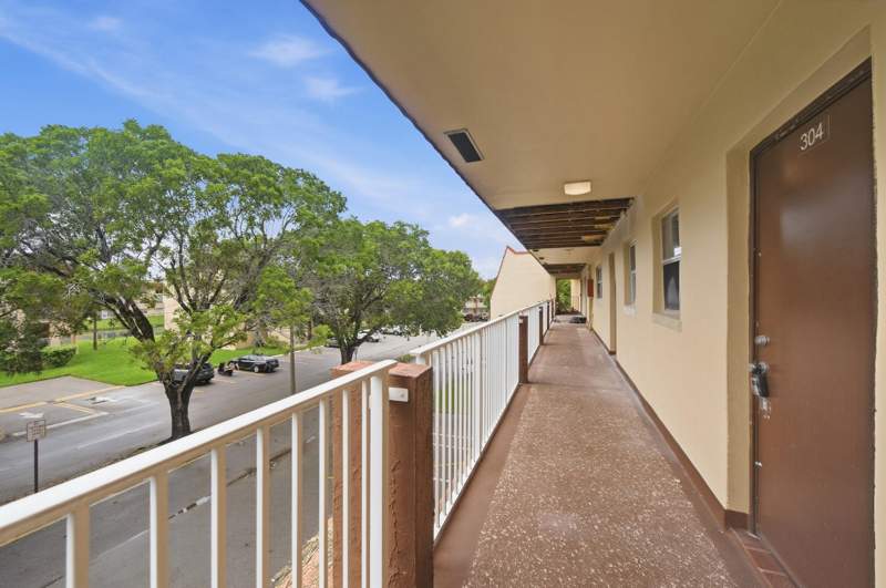 2 bedroom Condominium at 8841 Sunrise Lakes Boulevard #304, Sunrise Lakes 68 Condo, Sunrise — photo 3