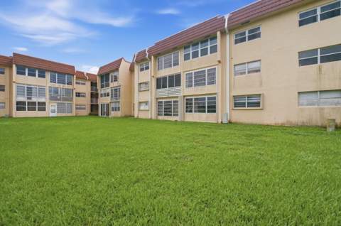 8841 Sunrise Lakes Boulevard #304, Sunrise FL - photo 23 of 28