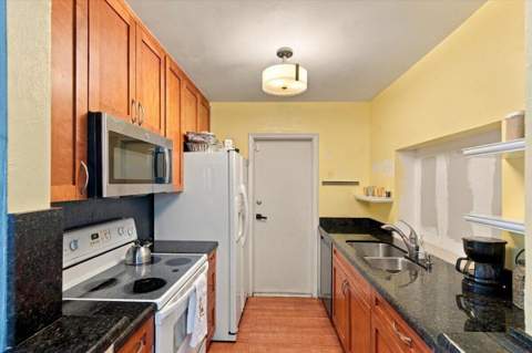 2294 NW 81st Terrace, Sunrise FL - photo 12 of 30