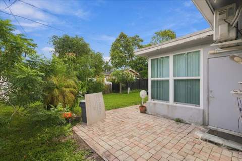 2294 NW 81st Terrace, Sunrise FL - photo 16 of 30