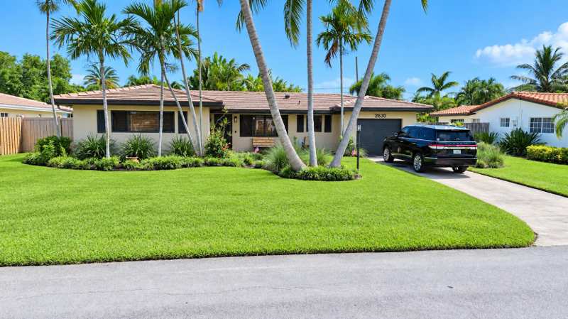 2 bedroom Single Family Residence at 2630 NE 53rd Court, Pompano Waterway Estates, Lighthouse Point — photo 1
