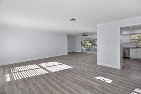 231 NE Solida Circle, Port St. Lucie FL - photo 8 of 10