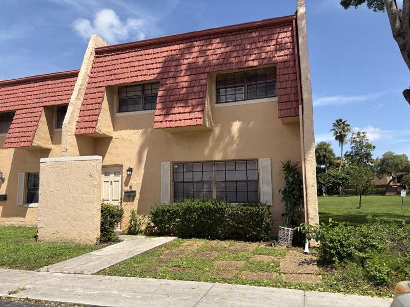 3 bedroom Townhouse at 40 Spinning Wheel Lane, Shaker Village Phase 1, Tamarac — photo 1