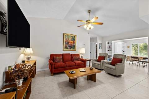 571 NE Town Terrace, Jensen Beach FL - photo 12 of 46