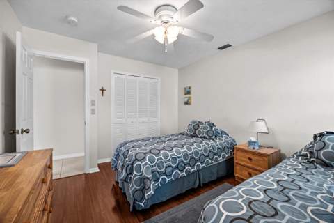 571 NE Town Terrace, Jensen Beach FL - photo 22 of 46