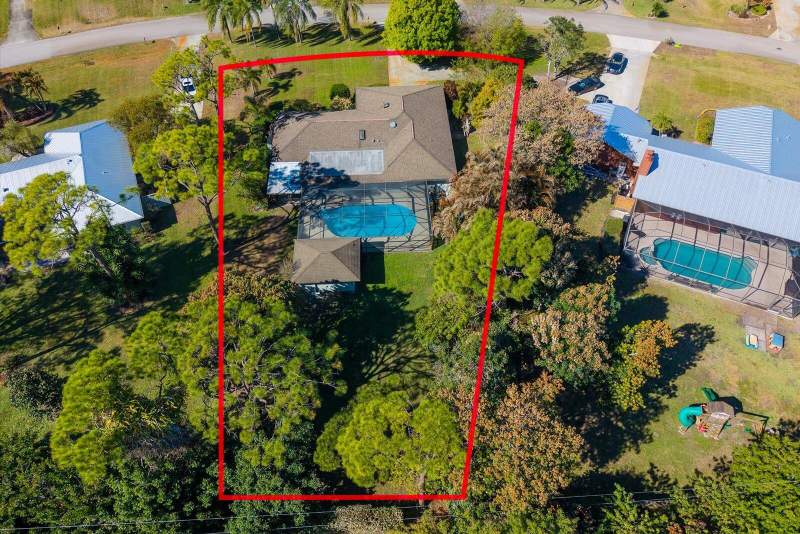 3 bedroom Single Family Residence at 571 NE Town Terrace, Pinecrest Lakes, Jensen Beach — photo 3