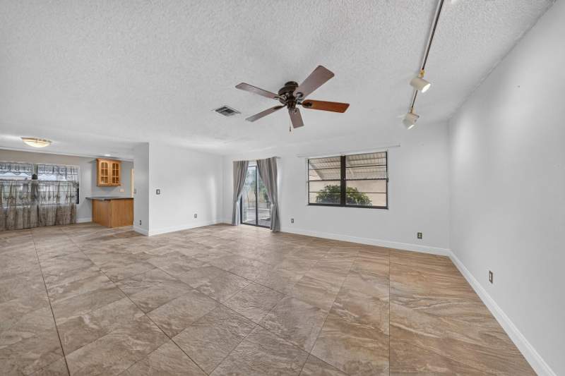 3 bedroom Single Family Residence at 9811 SW 57th Street, Countryside West, Cooper City — photo 4