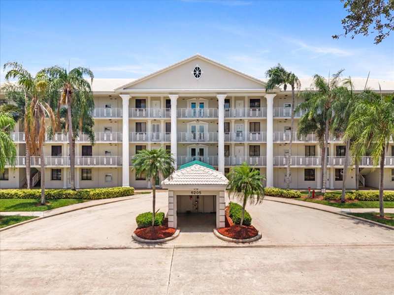 2 bedroom Condominium at 6205 Balboa Circle #102, Whitehall Condo At Camino Real, Boca Raton — photo 1