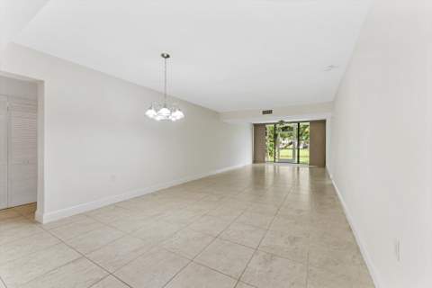 6205 Balboa Circle #102, Boca Raton FL - photo 7 of 37