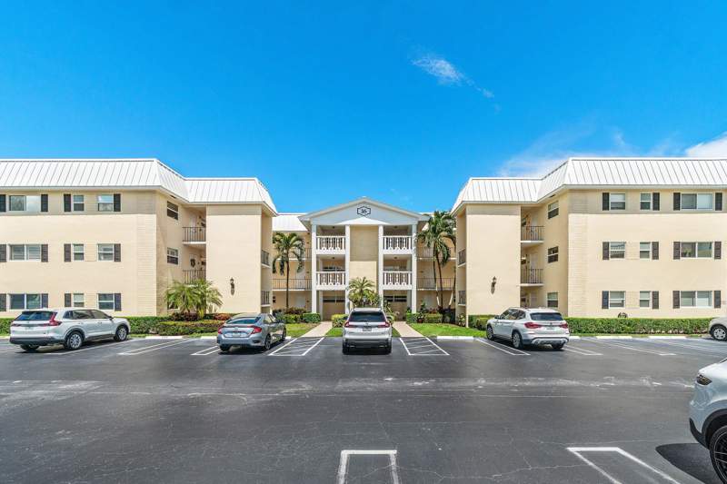 1 bedroom Condominium at 16 Colonial Club Drive #302, Colonial Club Condo Sec 2, Boynton Beach — photo 2