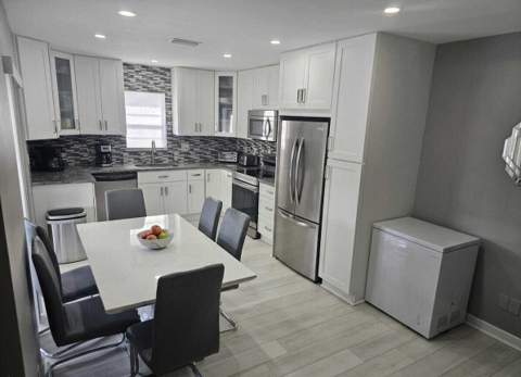 2492 NW 99th Avenue, Coral Springs FL - photo 6 of 9