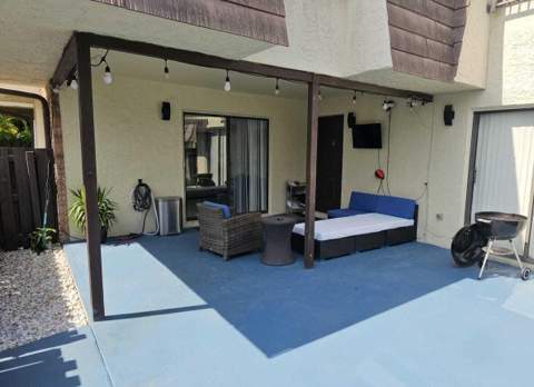 2492 NW 99th Avenue, Coral Springs FL - photo 7 of 9