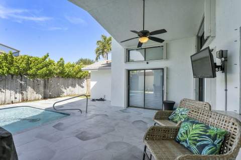 21035 Rustlewood Avenue, Boca Raton FL - photo 12 of 39